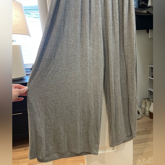 Flowy Jumpsuit - Picture 4 of 5